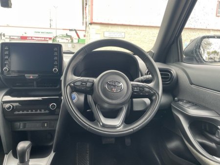 2022 Toyota Yaris Cross - thumbnail 9