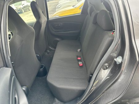 2017 Toyota Vitz /Yaris 1.0L Petrol Automatic (6236) €9,995 thumbnail