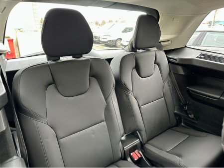 2025 Volvo XC90 MULBERRY RED / PLUS DARK T8 PHEV AWD AUTO PLUS €78,950 thumbnail