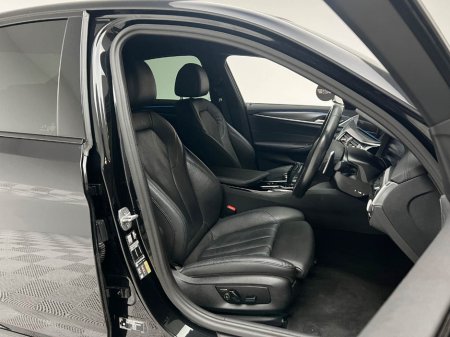 2023 BMW 5 Series - thumbnail 11