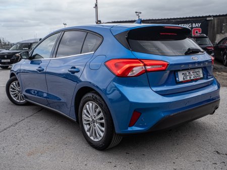 2021 Ford Focus - thumbnail 3