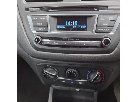 2016 Hyundai i20 1.2 Deluxe €12,950 thumbnail