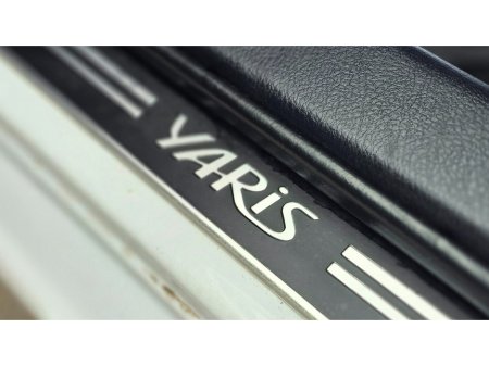 2016 Toyota Vitz - thumbnail 12