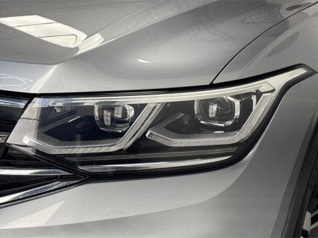 2023 Volkswagen Tiguan R-LINE 2.0 TDI AUTOMATIC 7 SEATER**PANORAMIC SUNROOF**HEATED MULTIFUNCTIONAL STEERING WHEEL**DIGITAL DASH**HEATED FRONT SEATS**REVERSE CAMERA**BLACK LEATHER INTERIOR**KEYLESS ENTRY**APPLE CARPLAY** €42,995 thumbnail