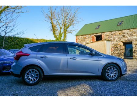 2012 Ford Focus - thumbnail 14