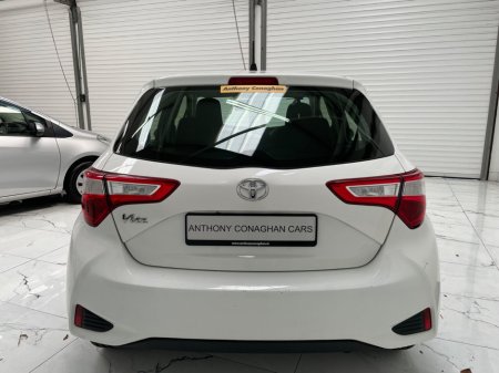 2018 Toyota Yaris - thumbnail 4