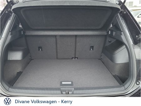 2024 Volkswagen Tiguan R LINE 2.0 TDI 150HP AUTO €54,950 thumbnail