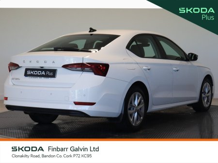 2023 Skoda Octavia - view 3