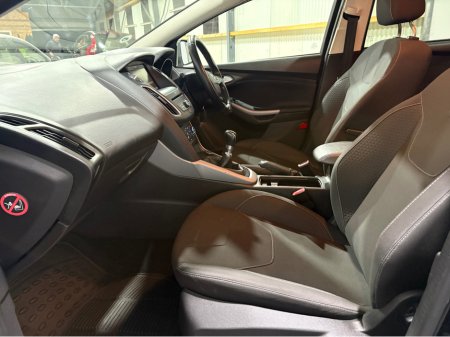 2016 Ford Focus 1.5 TDCI ZETEC 120PS 5DR €9,950 thumbnail
