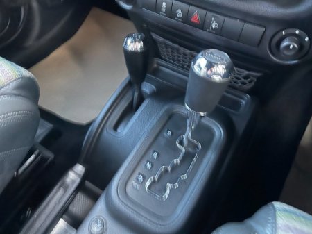 2015 Jeep Wrangler - thumbnail 21