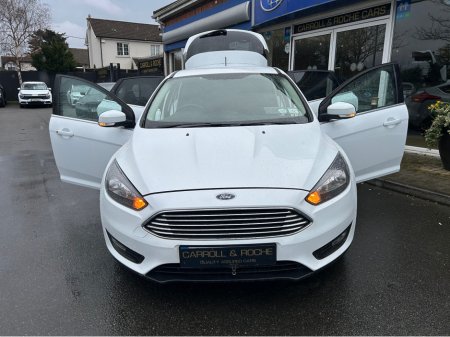 2017 Ford Focus - thumbnail 16