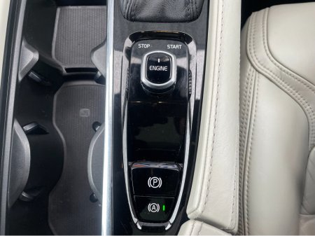 2017 Volvo XC90 D4 FWD INSCRIPTION GT 5DR AUTO €29,750 thumbnail
