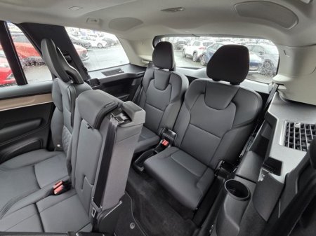 2025 Volvo XC90 T8 Plus Dark AWD €79,895 thumbnail