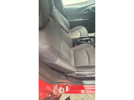 2019 Toyota Prius - thumbnail 16