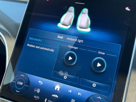 2026 Mercedes-Benz CLE 220D AMG Line Plus Coupe €80,855 thumbnail