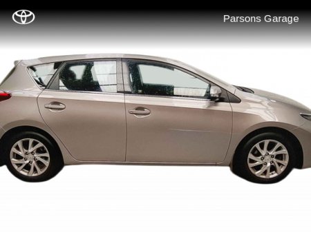 2016 Toyota Auris AURIS 1.2T 5DR LUNA €14,995