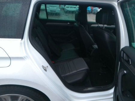 2019 Volkswagen Passat - thumbnail 12