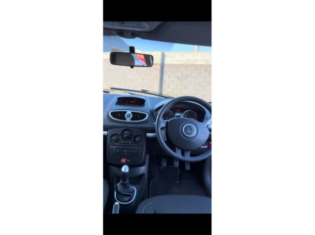 2010 Renault Clio - thumbnail 9