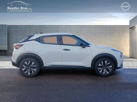 2025 Nissan Juke - thumbnail 5