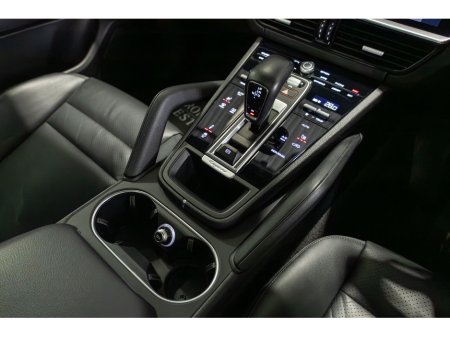 2022 Porsche Cayenne  €59,999 thumbnail