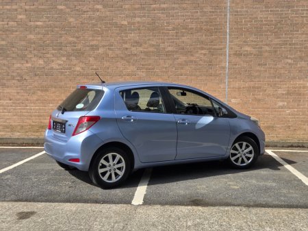 2013 Toyota Yaris - thumbnail 18