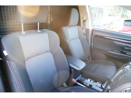 2020 Mitsubishi Outlander - thumbnail 10