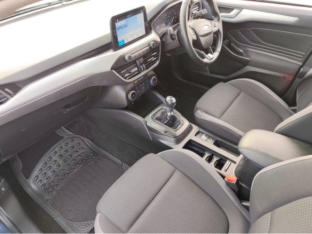 2019 Ford Focus - thumbnail 10