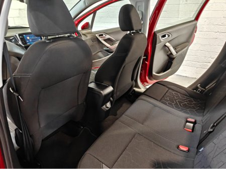 2019 Peugeot 2008 - thumbnail 18