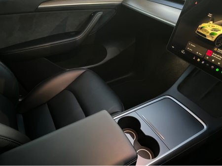 2024 Tesla Model Y - thumbnail 10