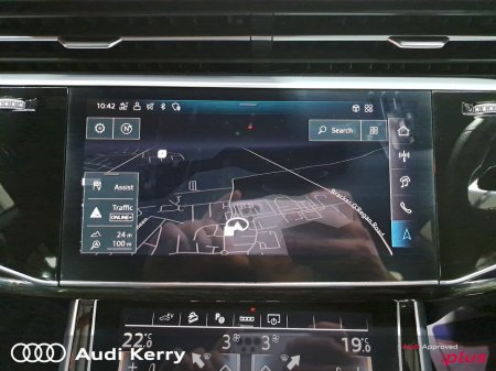 2024 Audi Q8 55TFSI E 394BHP QUATTRO S-LINE AUTOMATIC €84,900 thumbnail