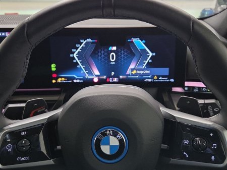 2025 BMW 5 Series 530 E M Sport Auto 530 e M Sport 530 e eDrive 22.1 kWh PHEV 299 184BHP /135 kw Auto Start/Stop thumbnail