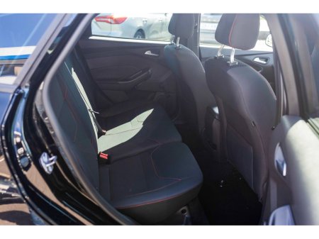 2017 Ford Focus - thumbnail 21