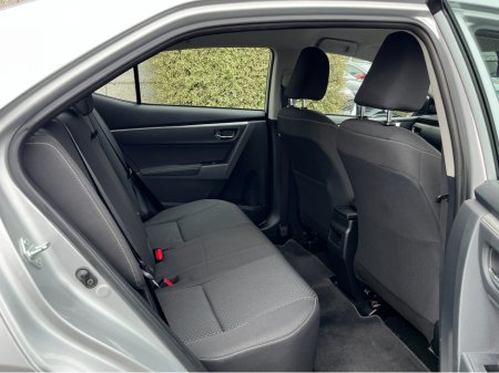 2016 Toyota Corolla D-4D LUNA 1.4 DIESEL //SAT NAV//REVERSE CAMERA// €13,950 thumbnail