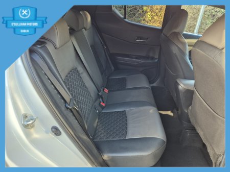 2022 Toyota C-HR / 2022 / 1.8 HYBRID / AUTOMATIC €19,999 thumbnail