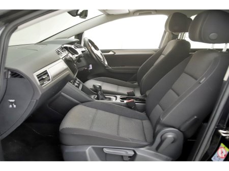 2019 Volkswagen Touran 2.0TDI DSG COMFORTLINE *REVERSE CAM*CARPLAY*ANDROID AUTO* €24,890 thumbnail