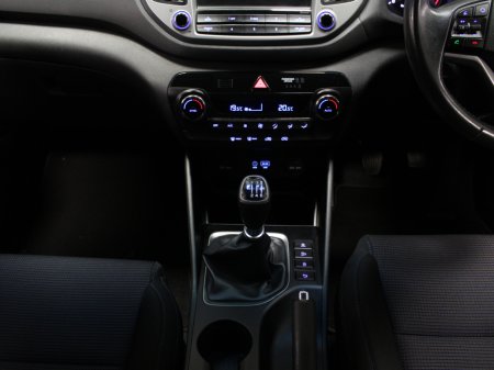 2017 Hyundai Tucson - thumbnail 16