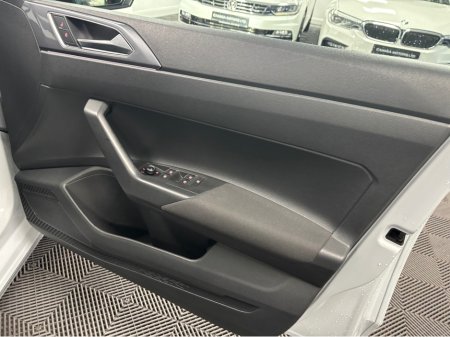 2018 Volkswagen Polo VOLKSWAGEN POLO 1.0 TSI DSG*REVERSE CAM & PARK ASSIST*ADAPTIVE CRUISE CONTROL*KEYLESS ENTRY & START*FINANCE AVAILABLE TRADE INS WELCOME* thumbnail