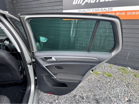 2015 Volkswagen Golf - thumbnail 14