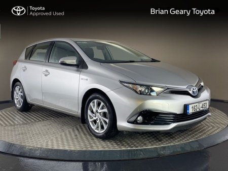 2016 Toyota Auris - thumbnail 1