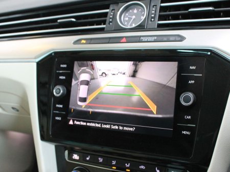 2018 Volkswagen Passat - thumbnail 18