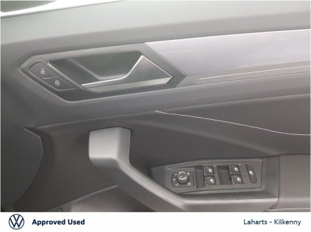 2023 Volkswagen T-Roc - thumbnail 24