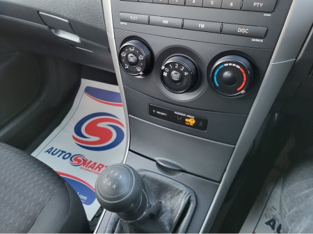 2010 Toyota Corolla - thumbnail 22