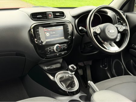 2017 Kia Soul 1.6 Petrol 5dr Hatchback | Low mileage | 2 keys | Service history | Sold serviced and valeted with warranty provided. €12,900 thumbnail