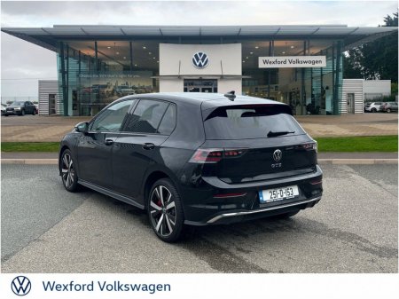 2025 Volkswagen Golf GTE 1.5TSI PHEV 177HP DSG €49,975 thumbnail