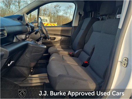 2025 Peugeot Partner PARTNER PRO PLUS1.5 HDI 100 65 thumbnail