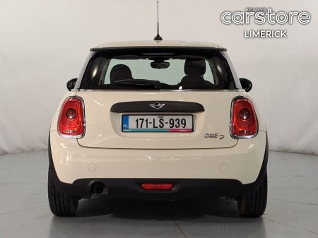 2017 MINI Hatch ONE D XN12 2 DR €14,480