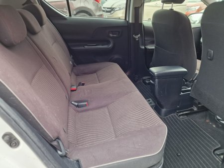 2017 Toyota Aqua - photo 13