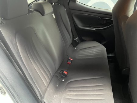 2021 Toyota Yaris - thumbnail 10