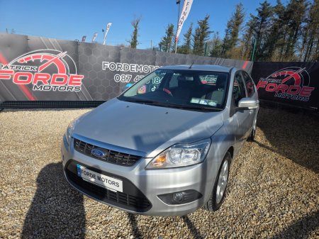 2011 Ford Focus - view 2