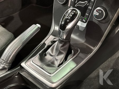 2019 Volvo V40 - thumbnail 17